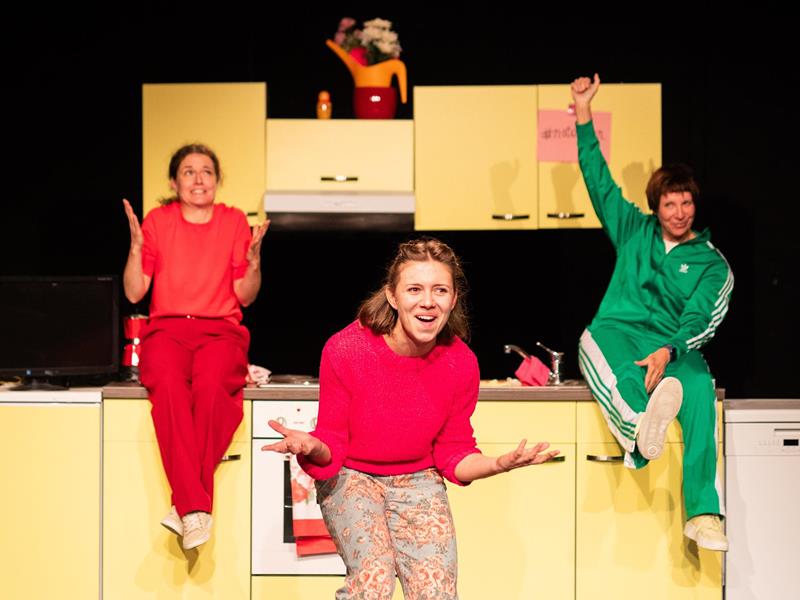 26-11-26-theater-praesent-kopie