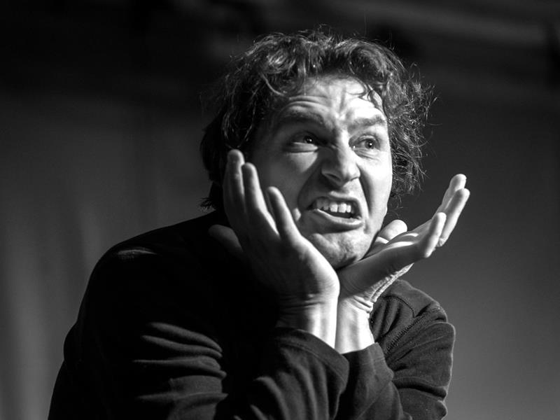 26-11-15-disturbi-teatro